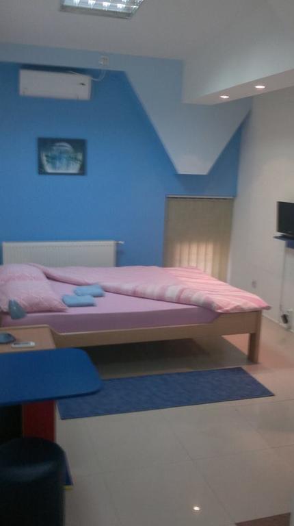 Hostel Paparazzo & Apartmens Kikinda Kamer foto
